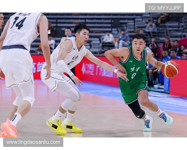 北京篮球队的辉煌历程与突破之路全景纪实